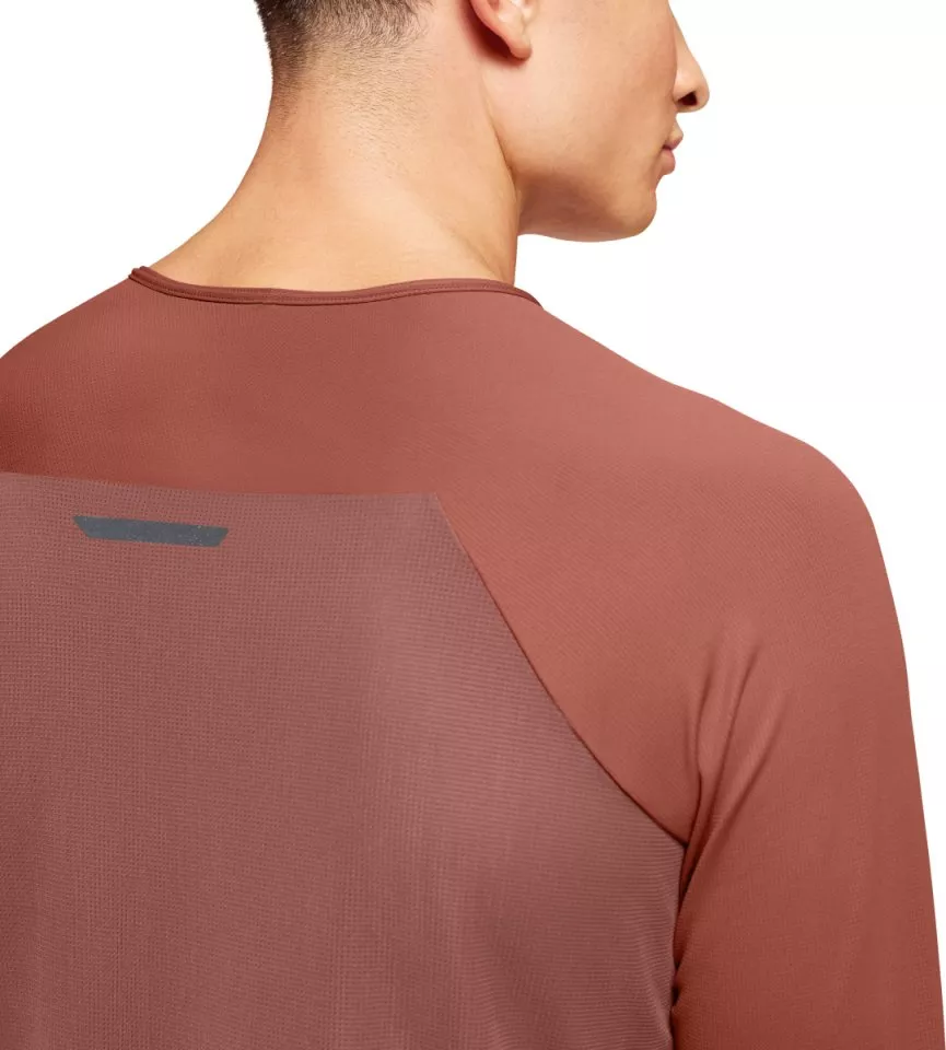 TSHIRT MET LANGE MOUWEN ON RUNNING PERFORMANCE LONGT